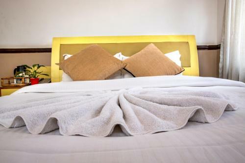 Shangri-la Boutique Hotel