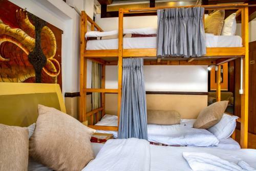 Shangri-la Boutique Hotel