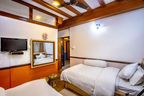Shangri-la Boutique Hotel