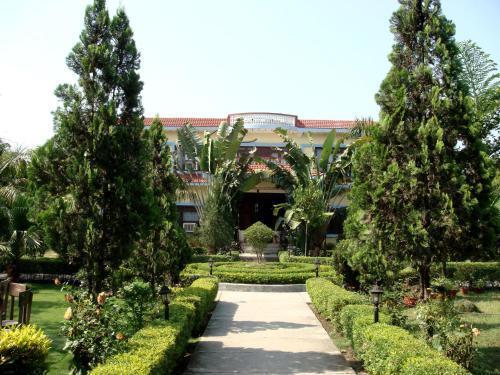 Hotel Jungle Safari Resort P. Ltd.