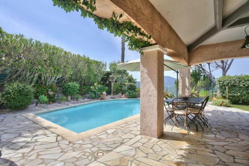 Superbe Villa Avec Piscine & Vue D�gag�e
