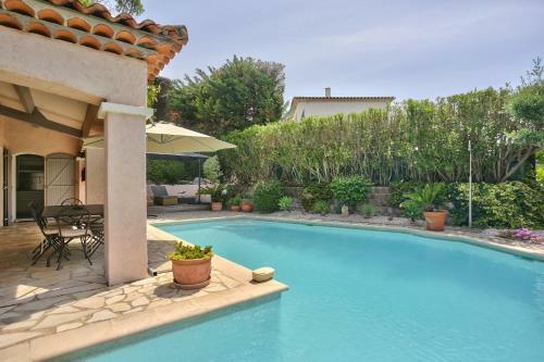 Superbe Villa Avec Piscine & Vue D�gag�e