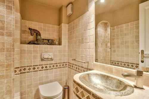 Superbe Villa Avec Piscine & Vue D�gag�e