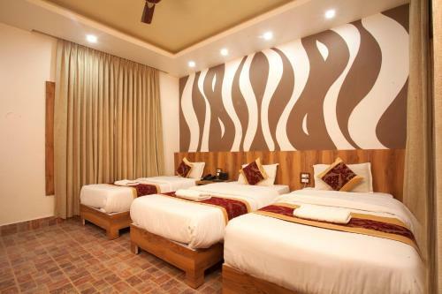 Jungle Safari Lodge