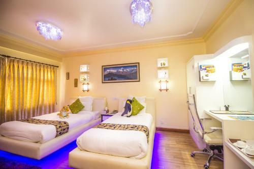 Royal Penguin Boutique Hotel