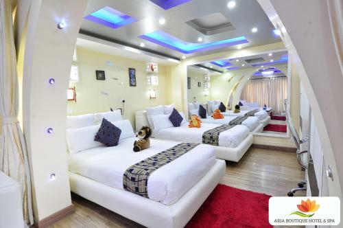 Royal Penguin Boutique Hotel