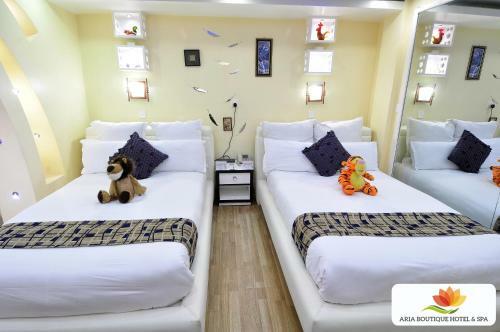 Royal Penguin Boutique Hotel