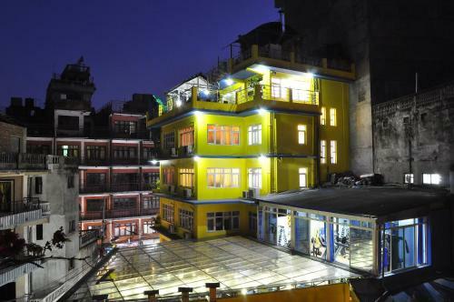 Royal Penguin Boutique Hotel