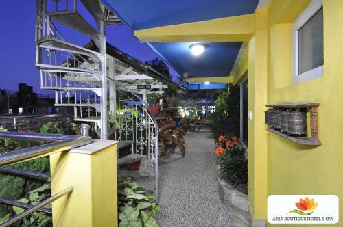 Royal Penguin Boutique Hotel
