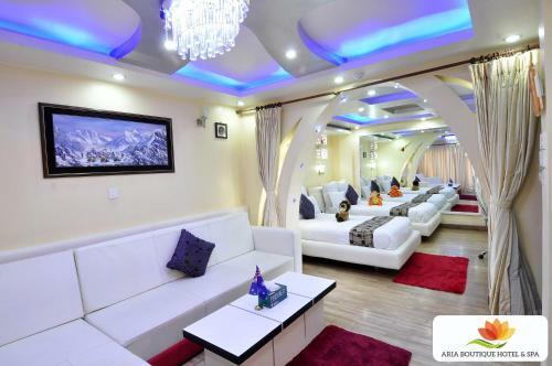 Royal Penguin Boutique Hotel