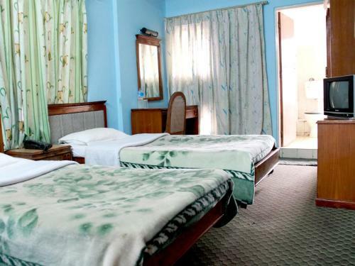 Hotel Trekkers Home