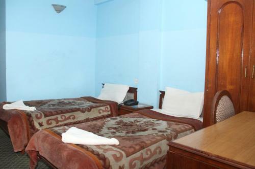 Hotel Trekkers Home