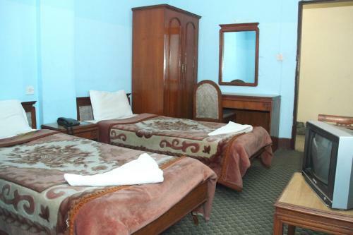 Hotel Trekkers Home