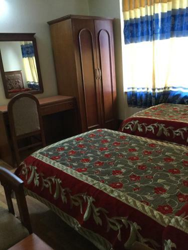 Hotel Trekkers Home