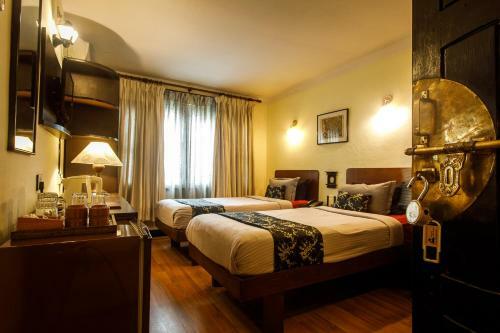Hotel Ambassador Garden Home