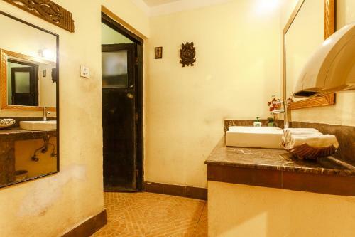 Hotel Ambassador Garden Home