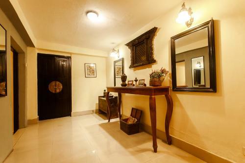 Hotel Ambassador Garden Home