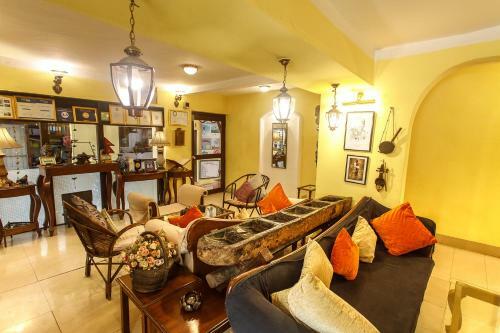 Hotel Ambassador Garden Home