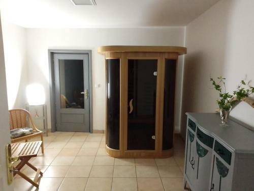 Hotel La Belle Charbonni�re