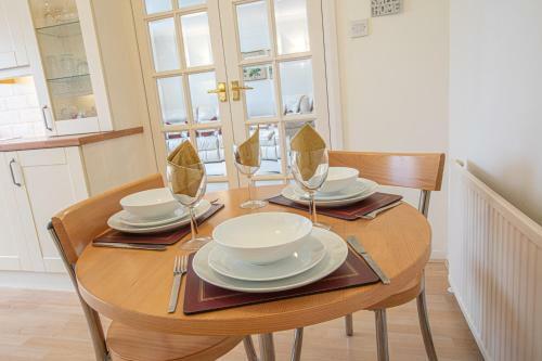 Cults Court Apartment