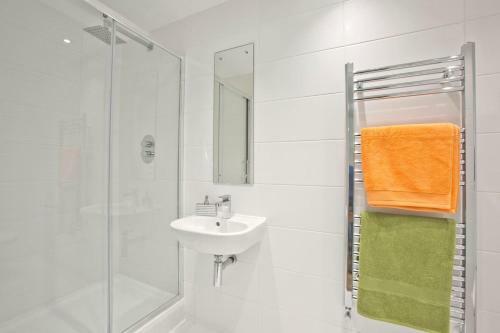 Studio Apartment In Stoneywood, Aberdeen