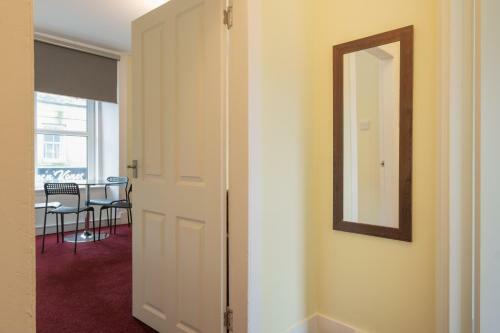 Smith 1 Bed Apartment