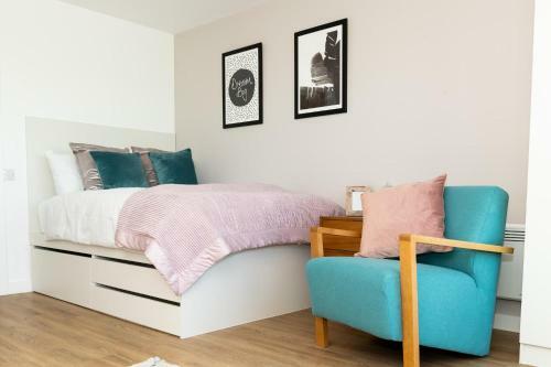 Spacious 4 Bed Apartment In City Centre