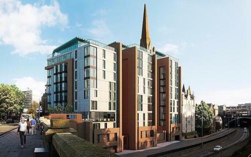 Spacious 4 Bed Apartment In City Centre