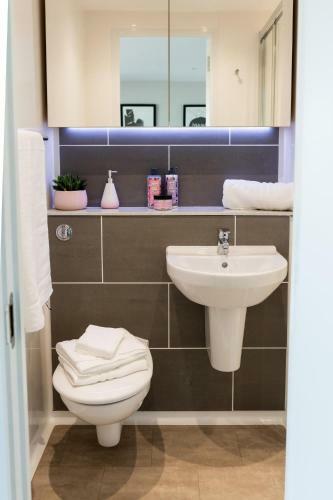 Spacious 4 Bed Apartment In City Centre