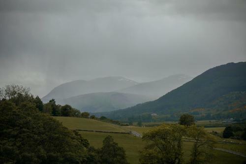 Aberfeldy Chateau Sleeps 18 Wifi