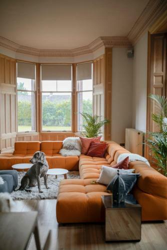 Aberfeldy Chateau Sleeps 18 Wifi