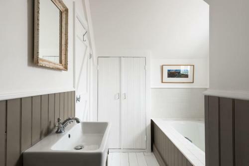 Seahorse Cottage
