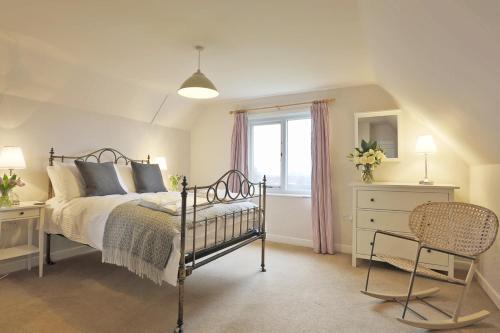 Aldeburgh Villa Sleeps 14 With Wifi