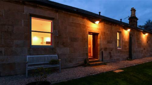 Balmory Stables Luxurious 2 Bed Stable Conversion
