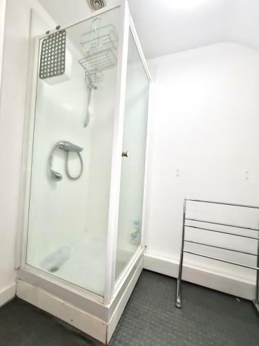 Grace Apartments - Living Spring 1