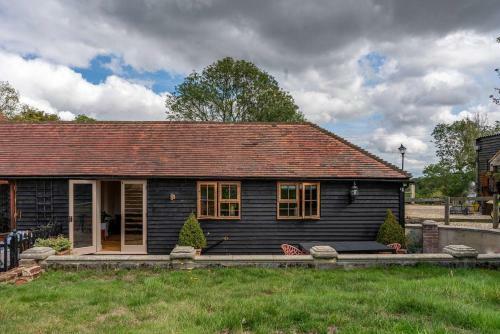 Morden Country Converted Stable In The Kent Downs