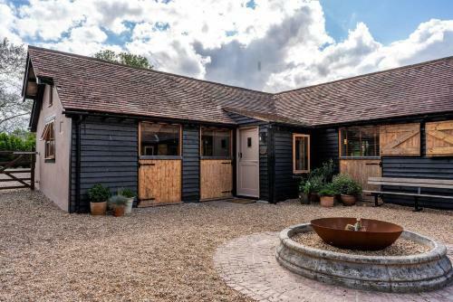 Morden Country Converted Stable In The Kent Downs