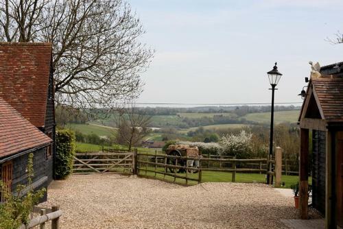 Morden Country Converted Stable In The Kent Downs