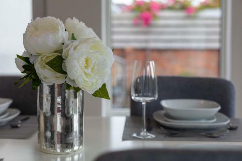 Seafield House - Donnini Apartments