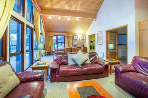 Cameron House Three Bedroom Detached Lodge L57
