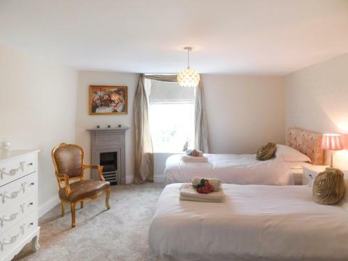 Barnstaple Villa Sleeps 24 Wifi