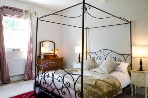 Barnstaple Villa Sleeps 24 Wifi
