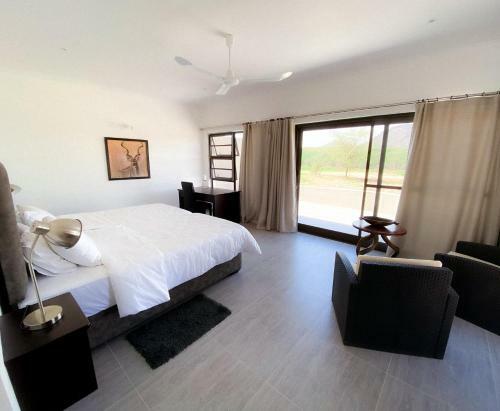 Hostal Otjohotozu Guestfarm