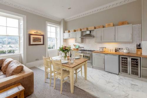Luxury Two Floor Central Duplex Apartment Free Parking