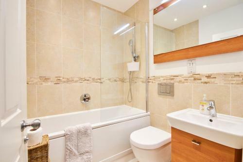 Boutique Bath Apartment Free Parking