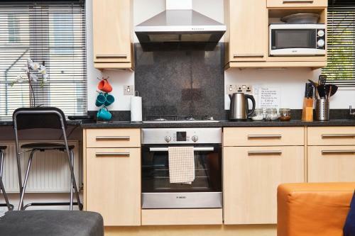 Boutique Bath Apartment Free Parking
