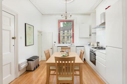 Bright Central Apartment