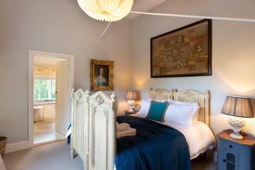 Beaulieu Villa Sleeps 12 With Wifi