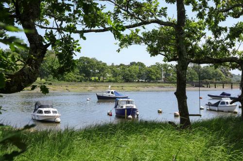 Beaulieu Villa Sleeps 8 With Wifi
