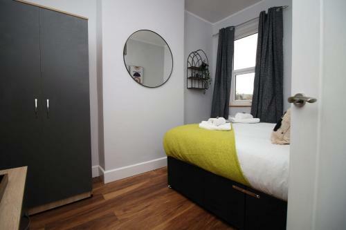 Stuarts Place Apartment B By Staybc